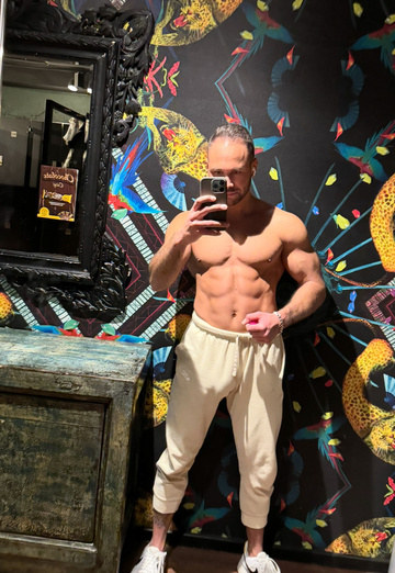 Jon (@jon4817) — my photo № 3