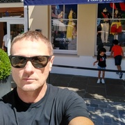 Oliver 44 Paris