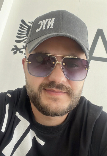 Lorik (@loriik) — my photo № 1